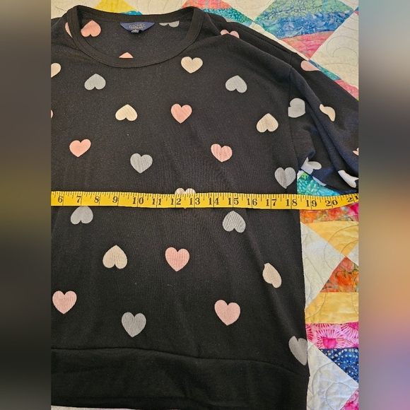 Rachel Roy Black w/ Pink, Grey Hearts Sweater Women's Size Small NWOT - Picture 7 of 9